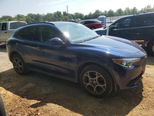 ZASFAKPN1J7B63373 - 2018 ALFA ROMEO STELVIO SPORT Синий фото 4