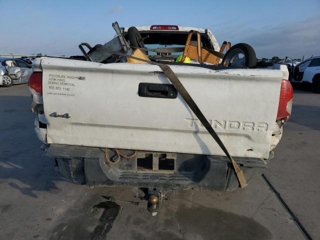 5TFUW5F17HX644076 - 2017 TOYOTA TUNDRA DOUBLE CAB SR/SR5 WHITE photo 6