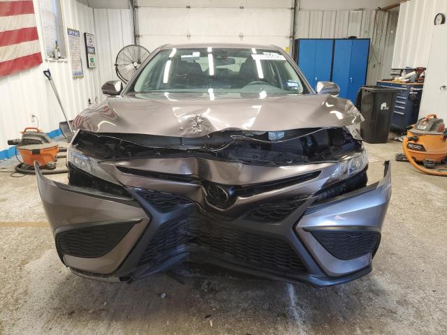4T1G11AK5RU899540 - 2024 TOYOTA CAMRY SE NIGHT SHADE GRAY photo 5