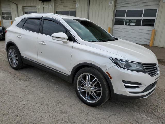 5LMCJ3D94JUL32515 - 2018 LINCOLN MKC RESERVE WHITE photo 4