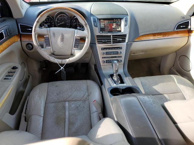 2LMHJ5FR3CBL50843 - 2012 LINCOLN MKT Rot Foto 8