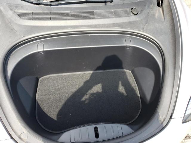 5YJ3E1EB9JF104519 - 2018 TESLA MODEL 3 SILVER photo 11