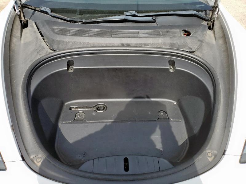 5YJ3E1EA1LF709953 - 2020 TESLA MODEL 3 白色 照片 11