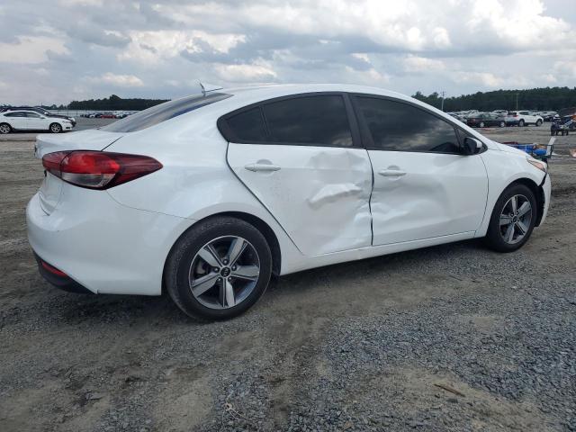 3KPFL4A77JE211256 - 2018 KIA FORTE LX WHITE photo 3