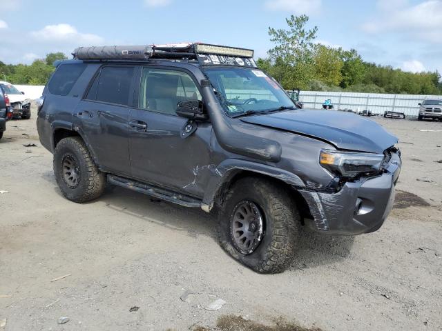 JTEBU5JR0H5435103 - 2017 TOYOTA 4RUNNER SR5/SR5 PREMIUM GRAY photo 4