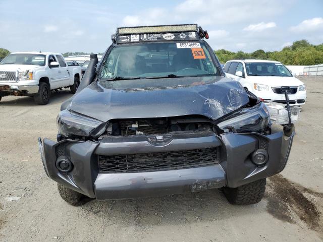 JTEBU5JR0H5435103 - 2017 TOYOTA 4RUNNER SR5/SR5 PREMIUM GRAY photo 5