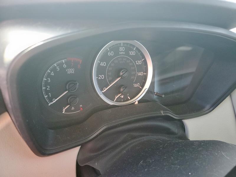 5YFEPMAE2NP383617 - 2022 TOYOTA COROLLA LE ვერცხლისფერი ფოტო 9