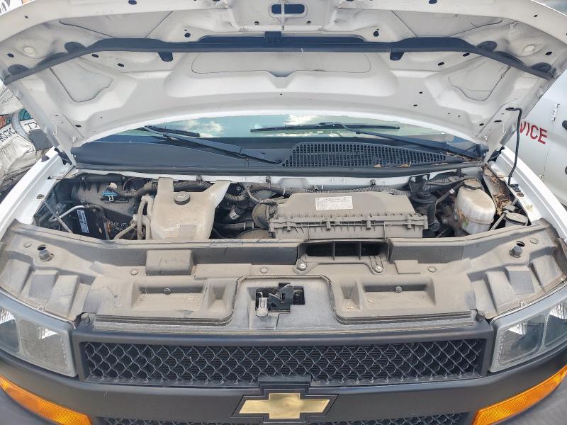 1GCWGAFP3J1337967 - 2018 CHEVROLET EXPRESS G2500 WHITE photo 11