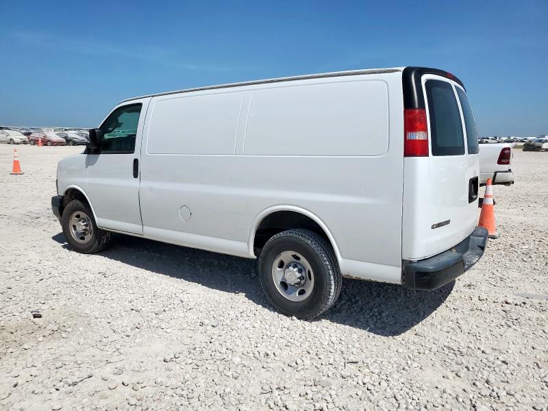 1GCWGAFP3J1337967 - 2018 CHEVROLET EXPRESS G2500 WHITE photo 2