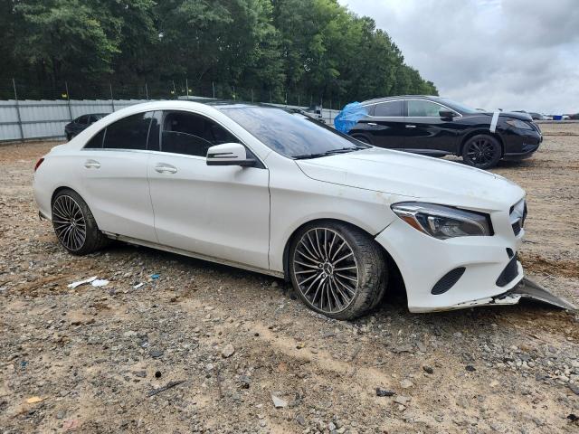 WDDSJ4GB5KN725206 - 2019 MERCEDES-BENZ CLA 250 4MATIC WHITE photo 4