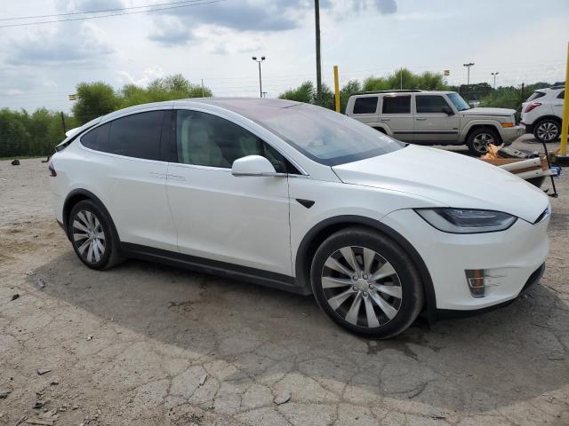 5YJXCDE25KF181219 - 2019 TESLA MODEL X Weiß Foto 4