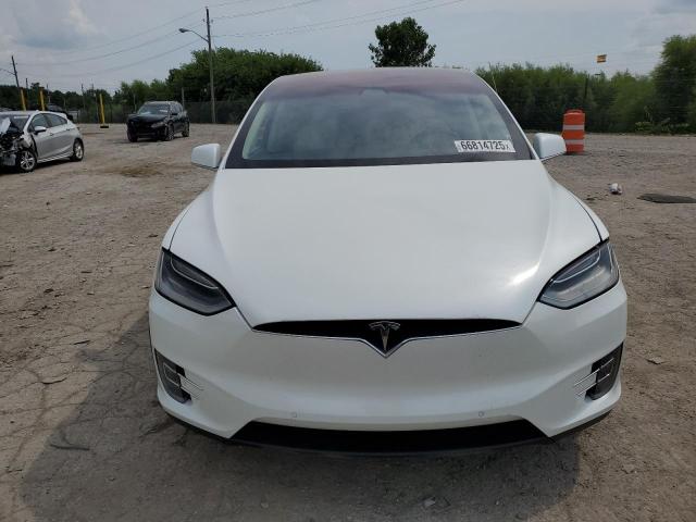 5YJXCDE25KF181219 - 2019 TESLA MODEL X Weiß Foto 5