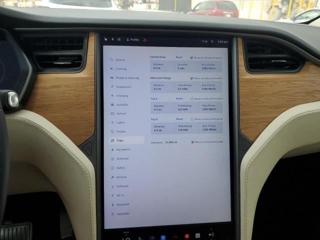 5YJXCDE25KF181219 - 2019 TESLA MODEL X Weiß Foto 9
