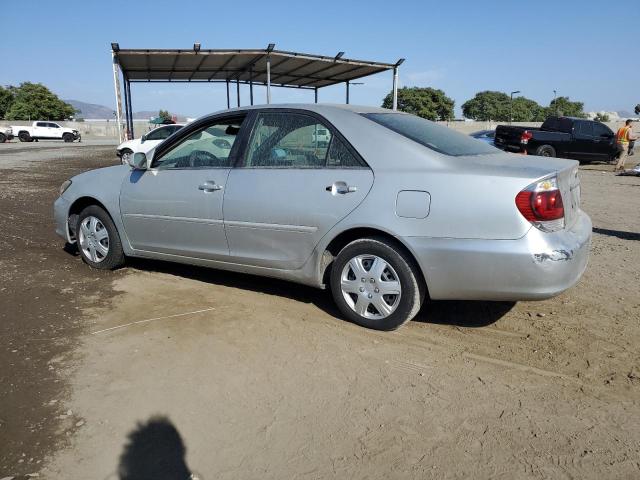 4T1BE30K85U972793 - 2005 TOYOTA CAMRY LE SILVER photo 2