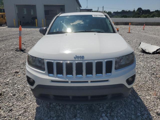 1C4NJDBB6GD609024 - 2016 JEEP COMPASS SPORT Weiß Foto 5