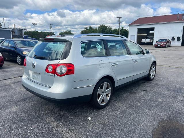 WVWXK73C89E069526 - 2009 VOLKSWAGEN PASSAT WAGON TURBO SILVER photo 4