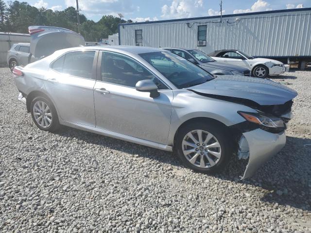 4T1B11HK6KU829048 - 2019 TOYOTA CAMRY L SILVER photo 4