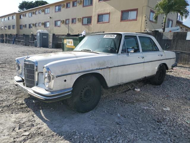 1970 MERCEDES-BENZ 280, null