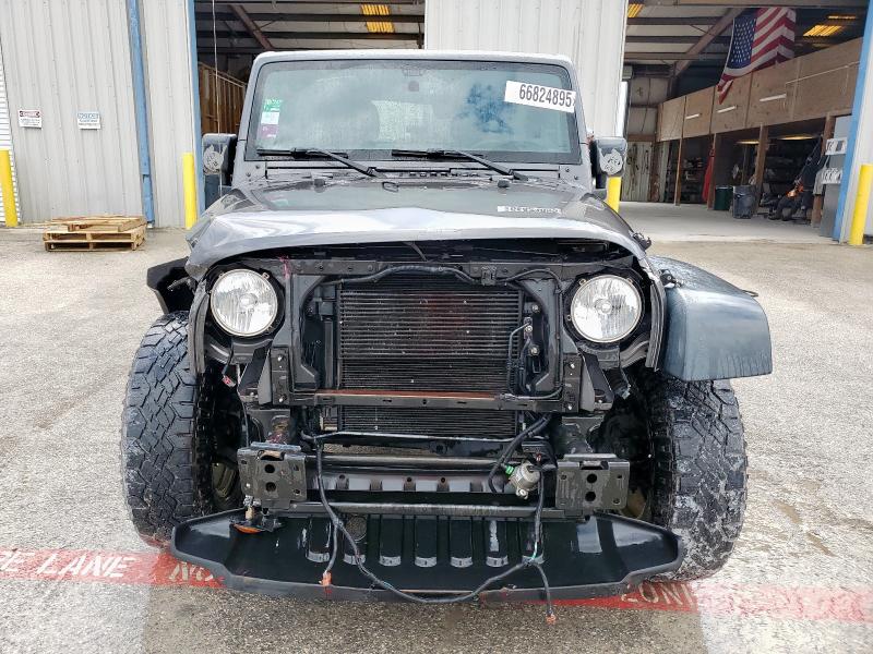 1C4BJWDG3GL338257 - 2016 JEEP WRANGLER U SPORT Boz foto 5