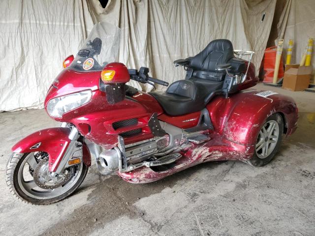 1HFSC47F18A700607 - 2008 HONDA GL1800 RED photo 2