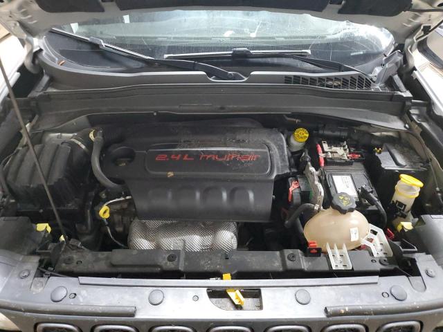 ZACCJBCBXJPH13907 - 2018 JEEP RENEGADE TRAILHAWK Silber Foto 12