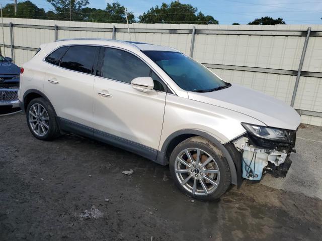 5LMCJ3C95KUL13135 - 2019 LINCOLN MKC RESERVE Biały zdjęcie 4