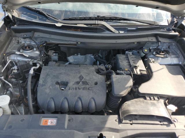 JA4AD2A32KZ047262 - 2019 MITSUBISHI OUTLANDER ES 银色 照片 12
