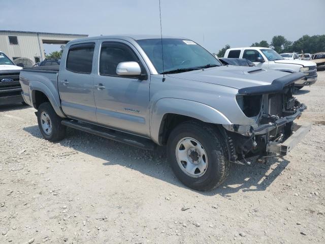 3TMLU4ENXFM186035 - 2015 TOYOTA TACOMA DOUBLE CAB Gümüş fotoğraf 4