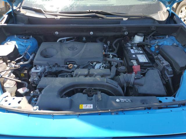 2T3W1RFV8MW175063 - 2021 TOYOTA RAV4 XLE 蓝色 照片 12
