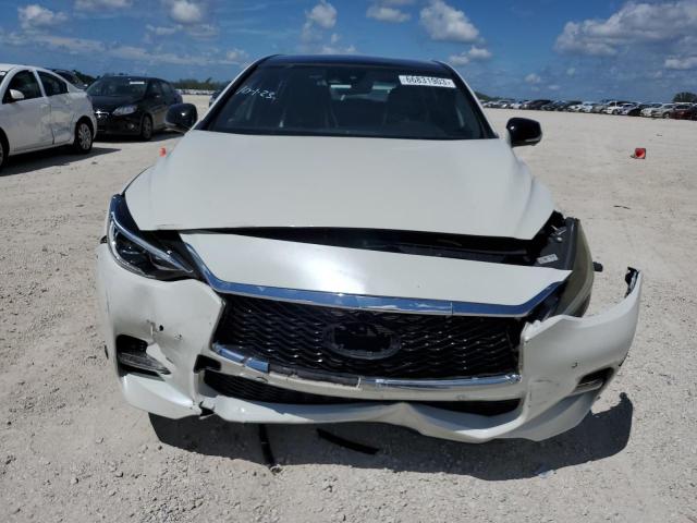 SJKCH5CP5JA043723 - 2018 INFINITI QX30 BASE WHITE photo 5