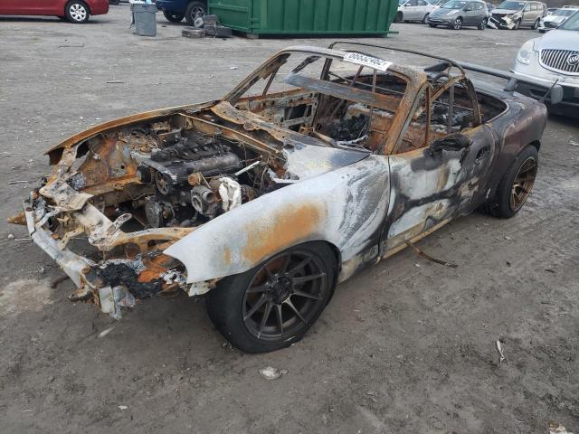 JM1NB353230313401 - 2003 MAZDA MX-5 MIATA BASE BURGUNDY photo 2