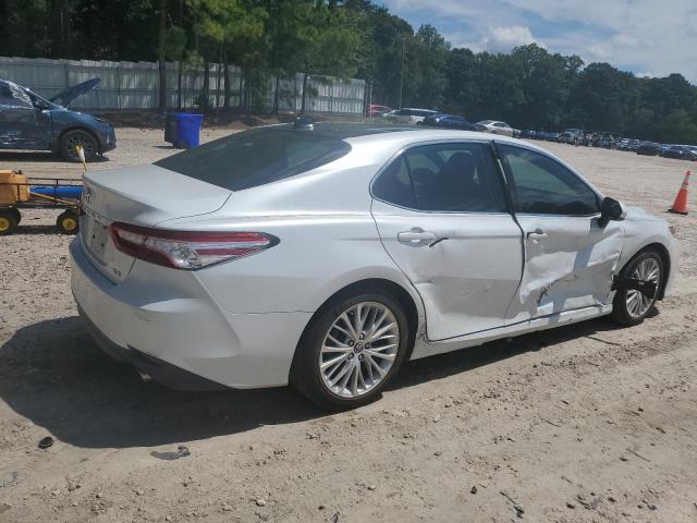 4T1B11HKXKU687660 - 2019 TOYOTA CAMRY L WHITE photo 3