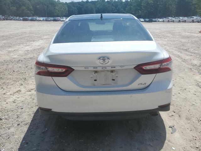 4T1B11HKXKU687660 - 2019 TOYOTA CAMRY L WHITE photo 6