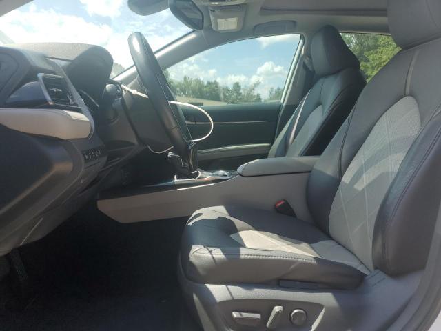 4T1B11HKXKU687660 - 2019 TOYOTA CAMRY L WHITE photo 7