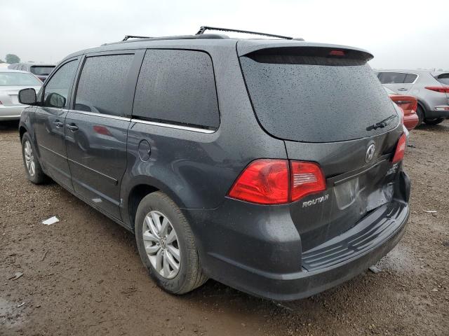 2C4RVABG1CR217608 - 2012 VOLKSWAGEN ROUTAN SE GRAY photo 2