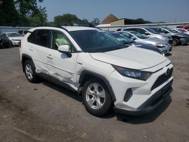 JTMMWRFV0KD003788 - 2019 TOYOTA RAV4 LE თეთრი ფოტო 4
