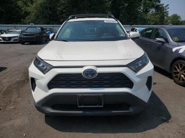 JTMMWRFV0KD003788 - 2019 TOYOTA RAV4 LE თეთრი ფოტო 5