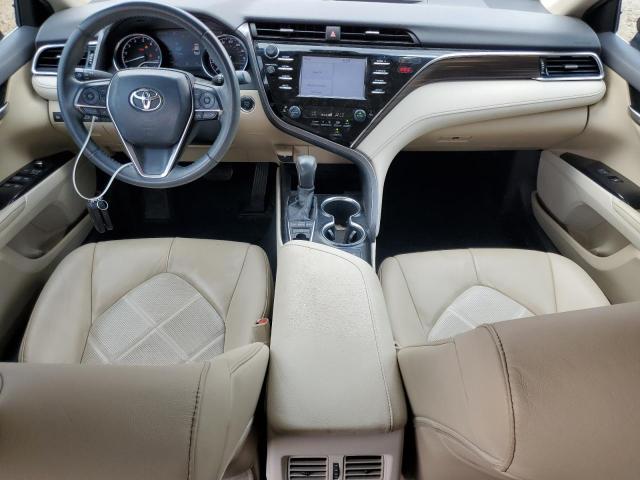 4T1B11HK5JU565108 - 2018 TOYOTA CAMRY L წითელი ფოტო 8