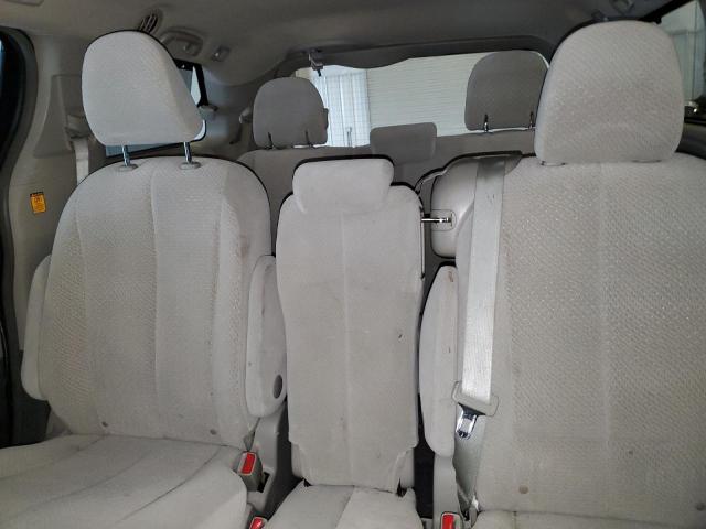 5TDKK3DC8CS256316 - 2012 TOYOTA SIENNA LE GRAY photo 10