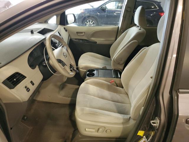 5TDKK3DC8CS256316 - 2012 TOYOTA SIENNA LE GRAY photo 7