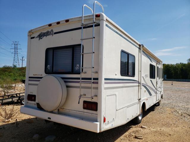 1FCLF53S910A13112 - 2002 TERR CAMPER SUPER DUTY STRIPPED CHASSIS CREAM photo 4