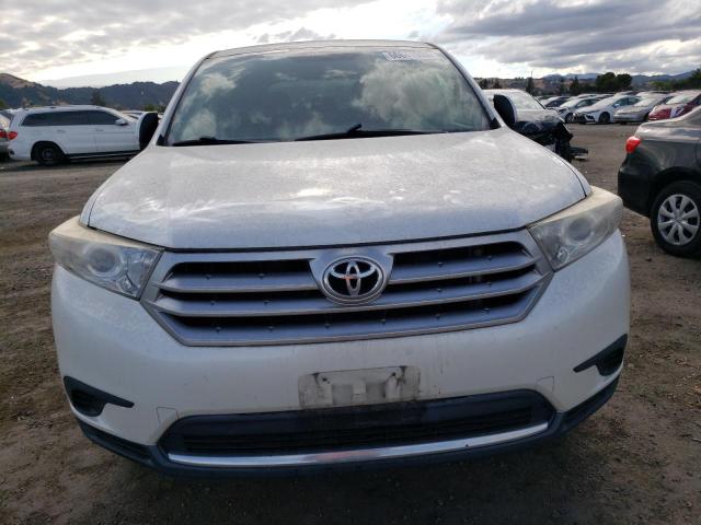 5TDZA3EH4DS038063 - 2013 TOYOTA HIGHLANDER BASE WHITE photo 5