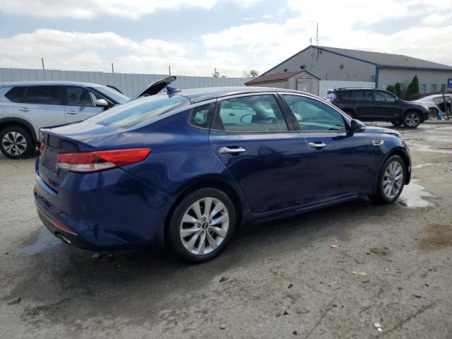 5XXGT4L32JG272326 - 2018 KIA OPTIMA LX أزرق صورة 3