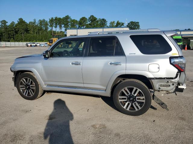 JTEZU5JR4H5156154 - 2017 TOYOTA 4RUNNER SR5 银色 照片 2