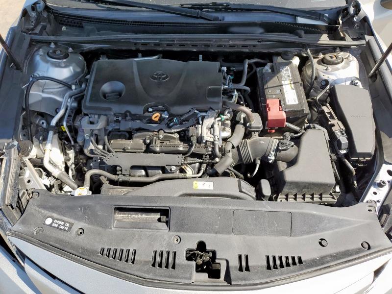 4T1B11HK5JU115216 - 2018 TOYOTA CAMRY L SILVER photo 11