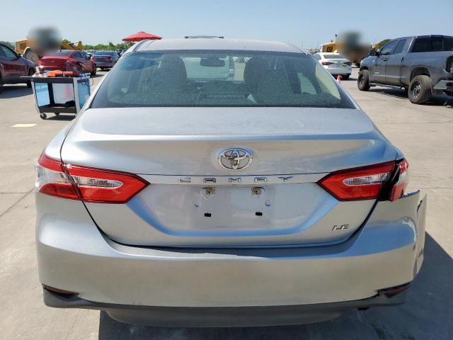 4T1B11HK5JU115216 - 2018 TOYOTA CAMRY L SILVER photo 6
