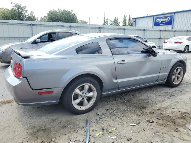 1ZVFT82H275203419 - 2007 FORD MUSTANG GT GRAY photo 3