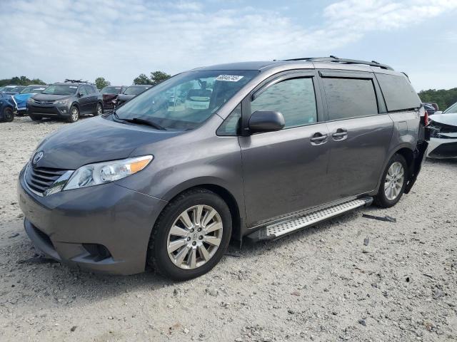 2015 TOYOTA SIENNA LE, null