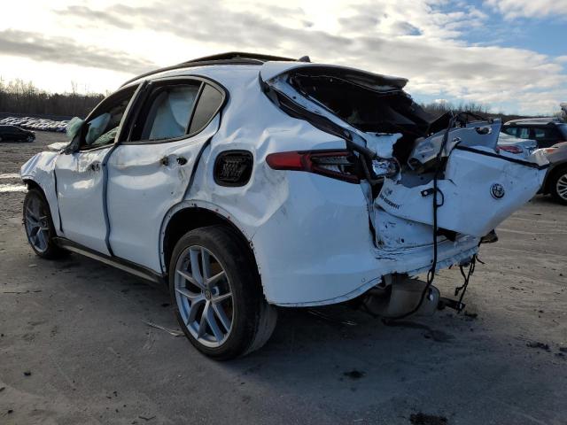 ZASFAKPN4J7B77977 - 2018 ALFA ROMEO STELVIO SPORT Weiß Foto 2