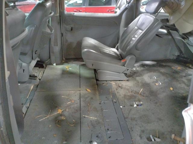 2C4GP54L85R250241 - 2005 CHRYSLER TOWN & COU TOURING 银色 照片 11